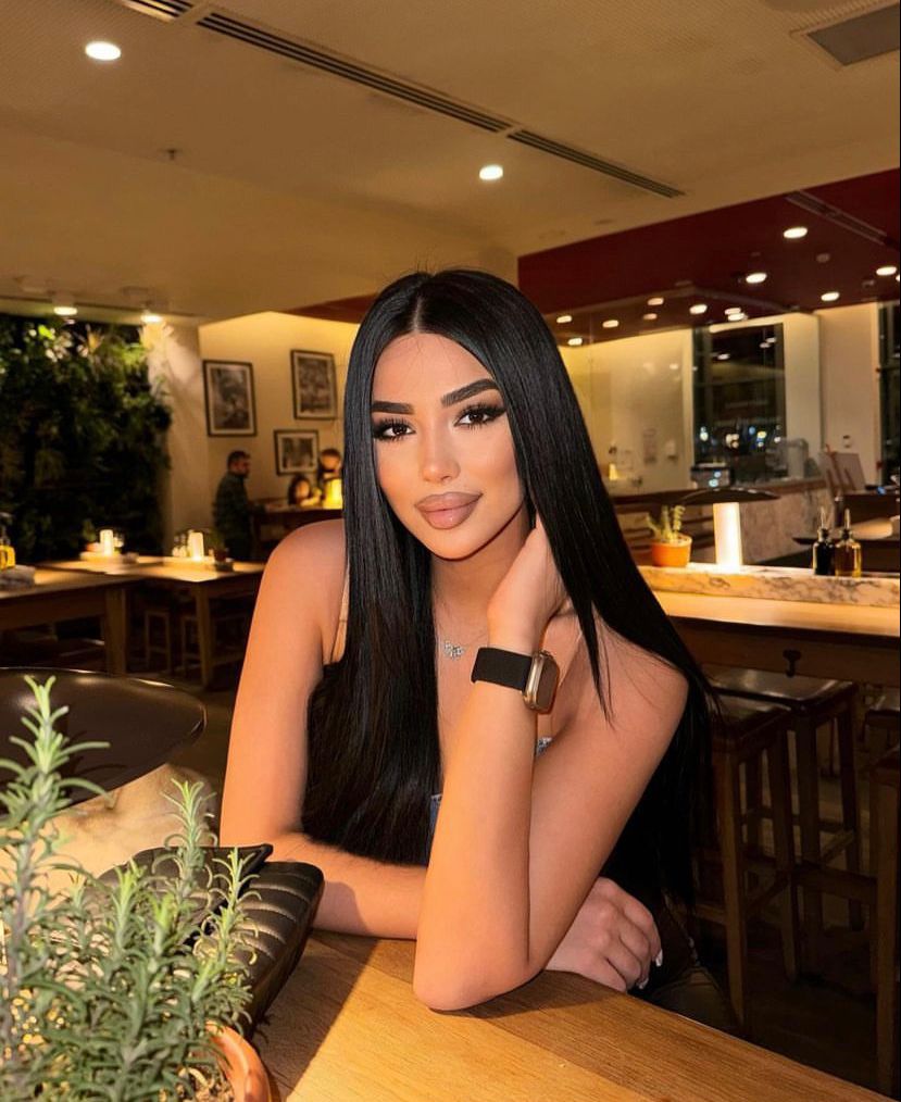 Escort - ANABELLA - Ibiza Tops